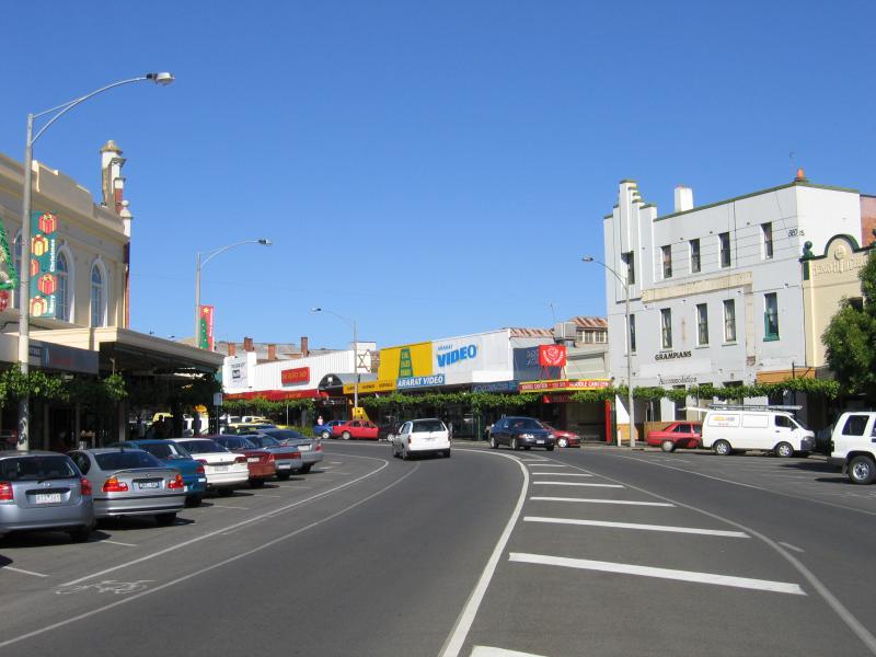 Ararat - Commercial centre and shops: View west along Barkly St, just west of Vincent St