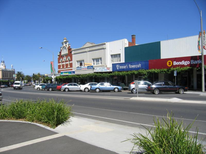 Ararat - Commercial centre and shops: Shops on Barkly St between Vincent St and Ingor St