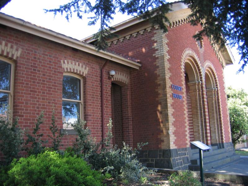 Ararat - Commercial centre and shops: Court House, Barkly St at Ligar St