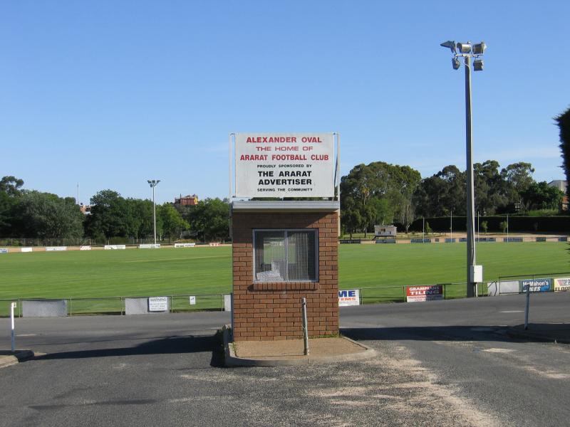 Ararat - Alexandra Gardens and Alexandra Oval: View south-east along Waratah Av towards Alexandra Oval entrance