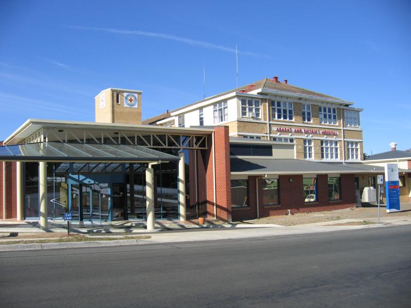 Ararat - Vincent Street and around hospital: Ararat and District Hospital, Girdlestone St
