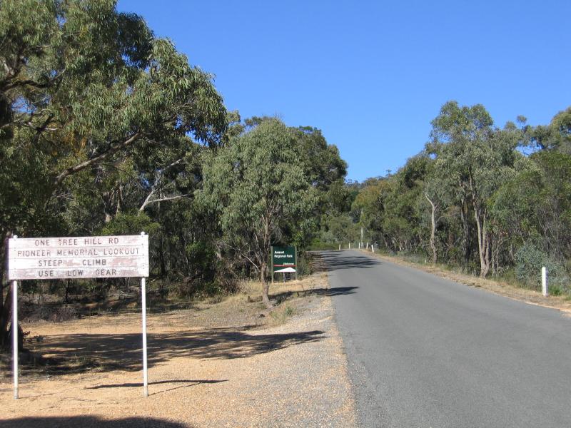 Ararat - One Tree Hill and Pioneer Memorial Lookout: One Tree Hill Rd, near McDonald Park Rd
