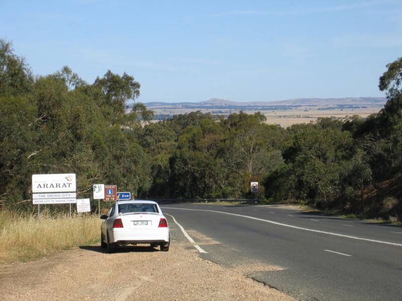 Ararat - Ararat-Pomonal Road: View east along Ararat-Pomonal Road on east side of Copes Hill