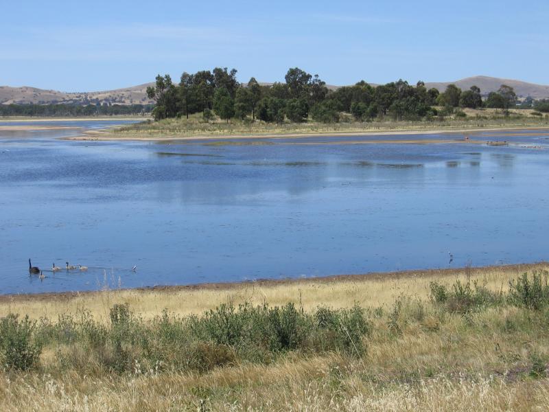 Ararat - Green Hill Lake, Western Highway, 4 km east of Ararat: View across Green Hill Lake at dam wall
