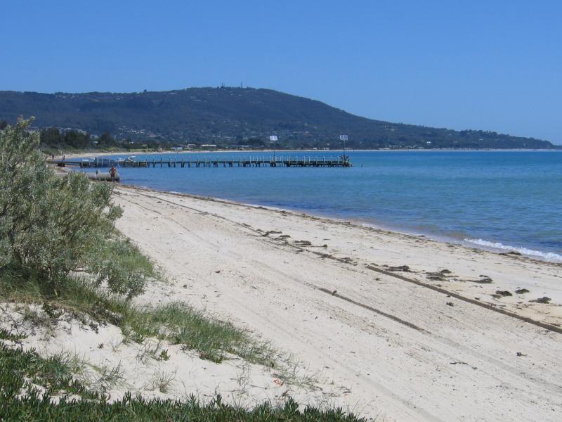 Arthurs Seat - Views of Arthurs Seat from neighbouring suburbs: View of Arthurs Seat looking south along Safety Beach