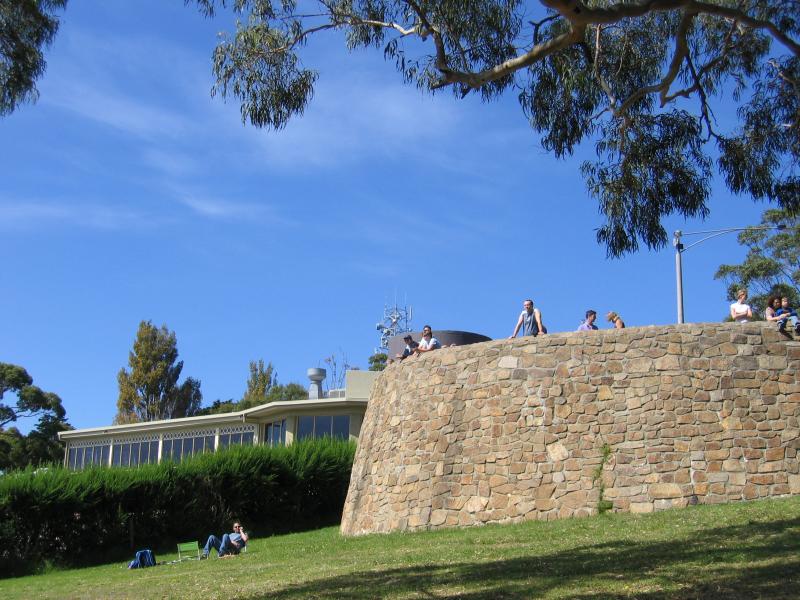 Arthurs Seat - Views at Arthurs Seat peak: View of lookout and hotel
