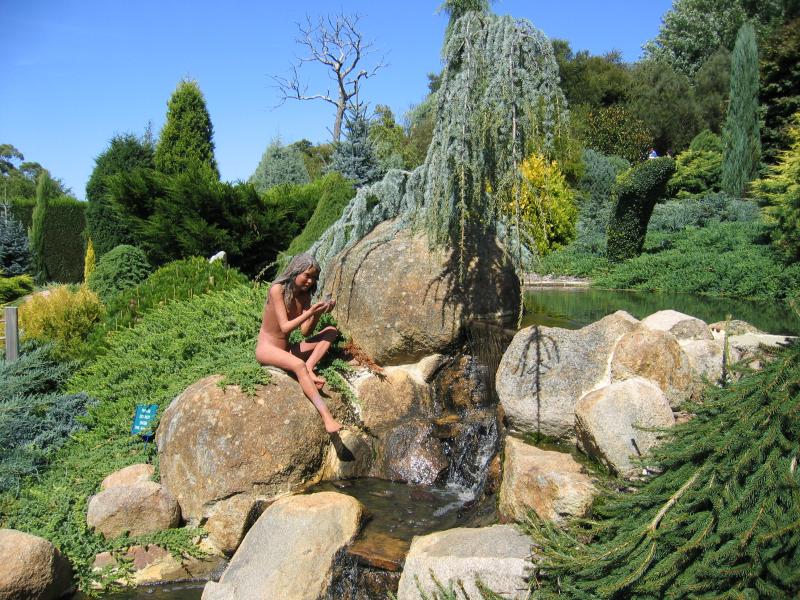Arthurs Seat - The Enchanted Maze Garden, Purves Road: Ponds at entrance to Childrens Maze