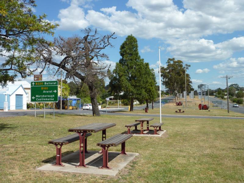 Avoca - Shops and commercial centre, High Street: View south along centre of High St towards Bridport St