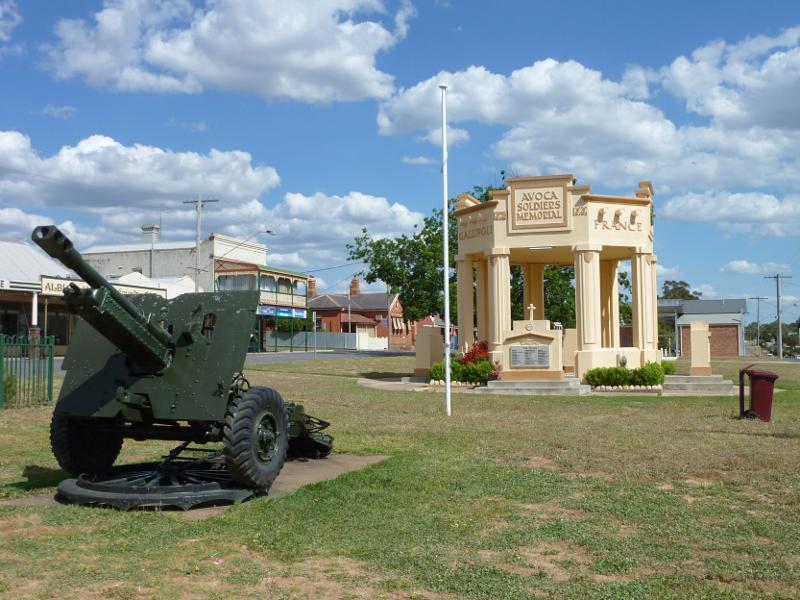 Avoca - Shops and commercial centre, High Street: View south along centre of High St towards Avoca Soldiers Memorial