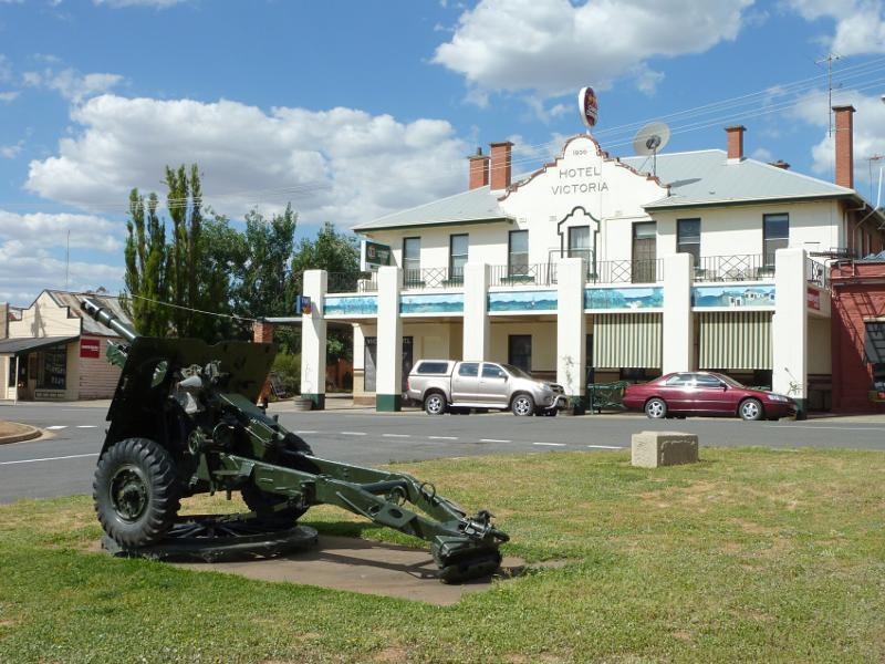 Avoca - Shops and commercial centre, High Street: Hotel Victoria, east side of High St between Cambridge St and Russell St