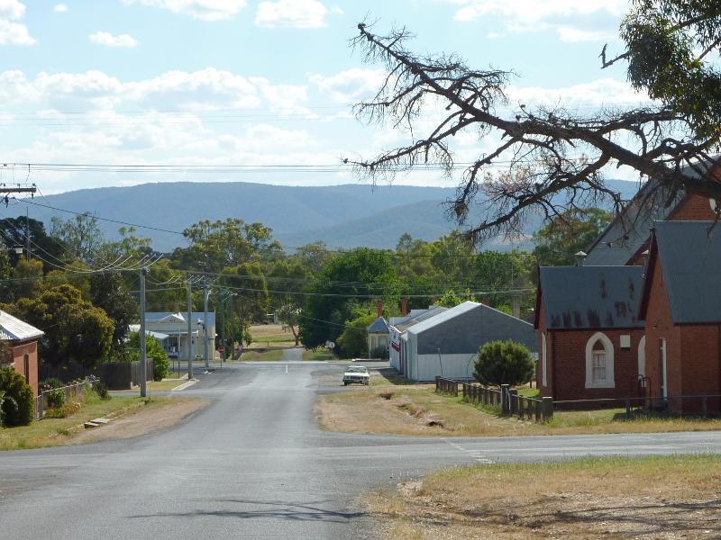 Avoca - Around Avoca: View west along Russell St towards Barnett St