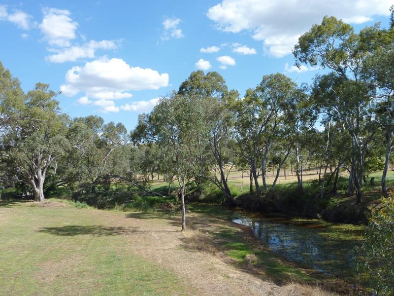 Avoca - Lions Park, Pyrenees Highway at Avoca River - View south along Avoca River through the park