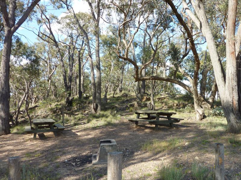 Avoca - Governor Rock Lookout, No.2 Creek Track, Pyrenees State Forest: Picnic area at car park