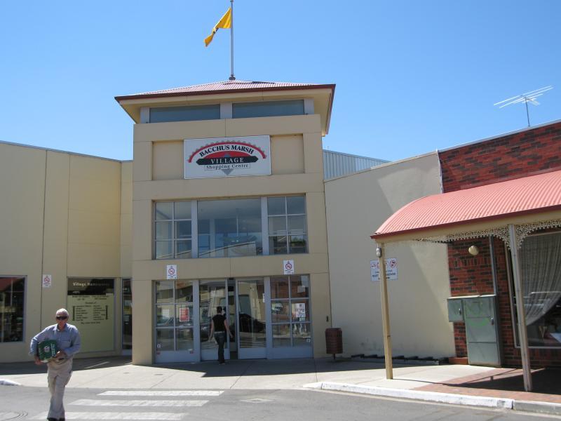 Bacchus Marsh - Shops and commercial centre, Main Street: Entrance to Bacchus Marsh Village Shopping Centre at car park