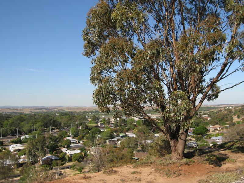 Bacchus Marsh - Views from road along northern boundary of Bacchus Marsh Grammar School: View north-east