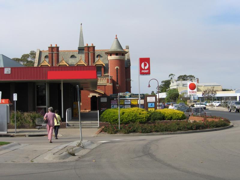 Bairnsdale - Commercial centre and shops: Post Office, view east along Nicholson St at Bailey St