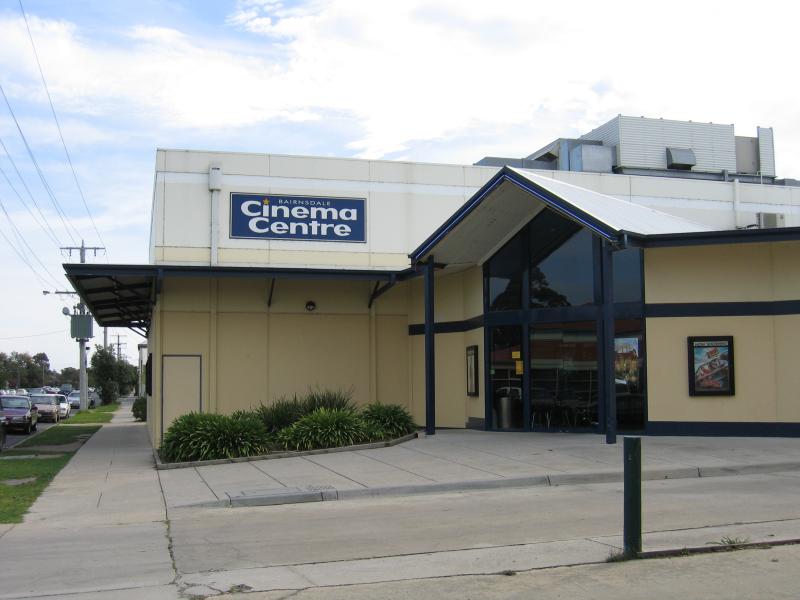 Bairnsdale - Bairnsdale railway station and surroundings: Bairnsdale Cinema Centre, MacLeod St between Service St and Pyke St