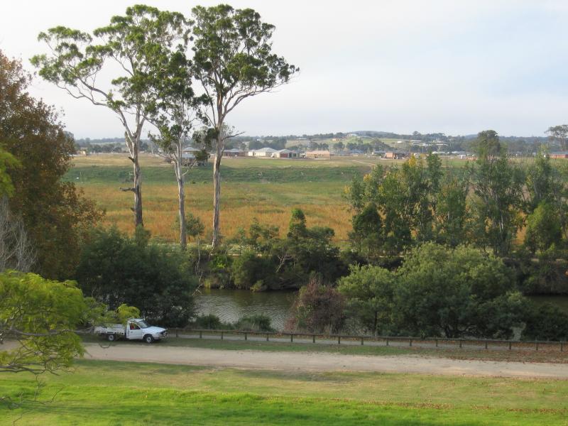 Bairnsdale - Mitchell River at Port of Bairnsdale, Riverine Street: View north towards Mitchell River from Riverine St at Bailey St