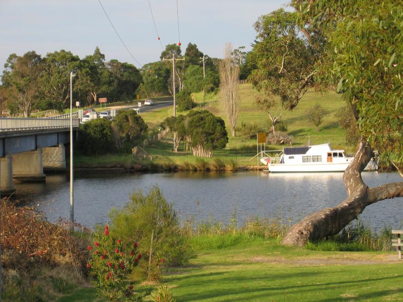Bairnsdale - Nicholson, east of Bairnsdale on Princes Highway: View east across Nicholson River at Princes Hwy