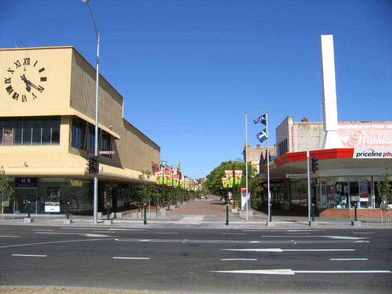 Ballarat - Bridge Street Mall, Bakery Hill and surroundings: View east along Bridge Mall at Grenville St