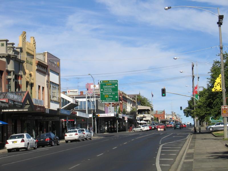Ballarat - Shops and commercial centre in Sturt Street: View west along Sturt St towards Doveton St