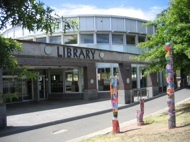 Ballarat - Doveton Street and Midland Highway area: Library, Doveton St between Market St and Mair St