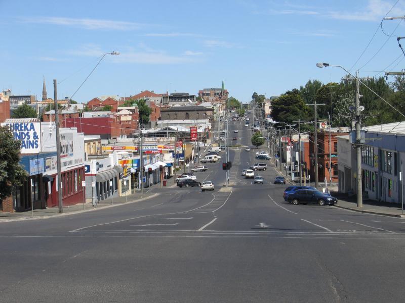 Ballarat - Mair Street area: View west along Mair St at Humffray St