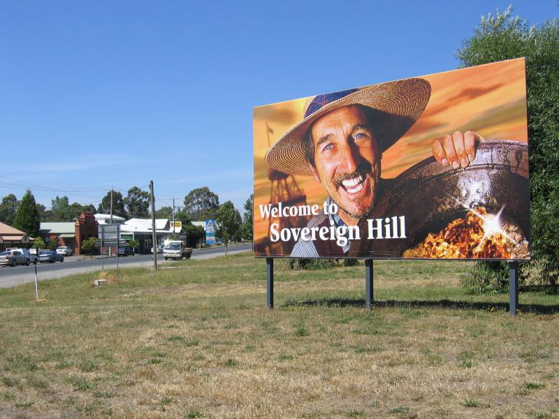 Ballarat - Sovereign Hill surroundings: View south along Geelong Rd at Bradshaw St