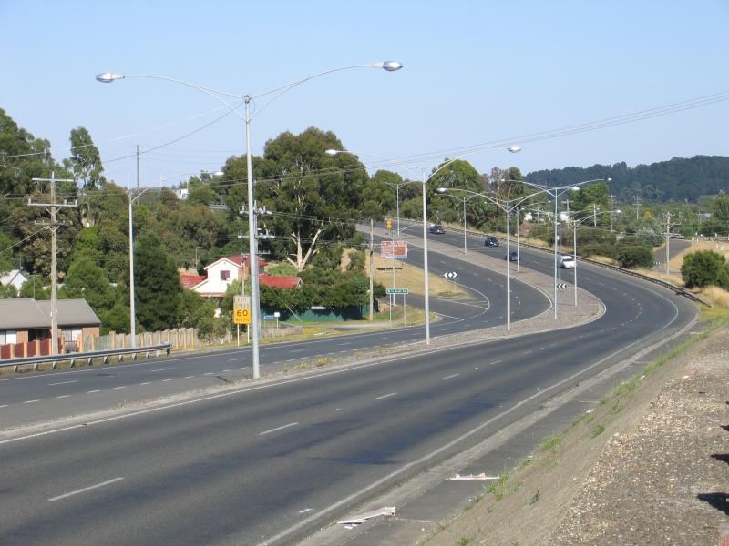 Ballarat - Victoria Street area: View west along Victoria St towards Stickland Pde exit