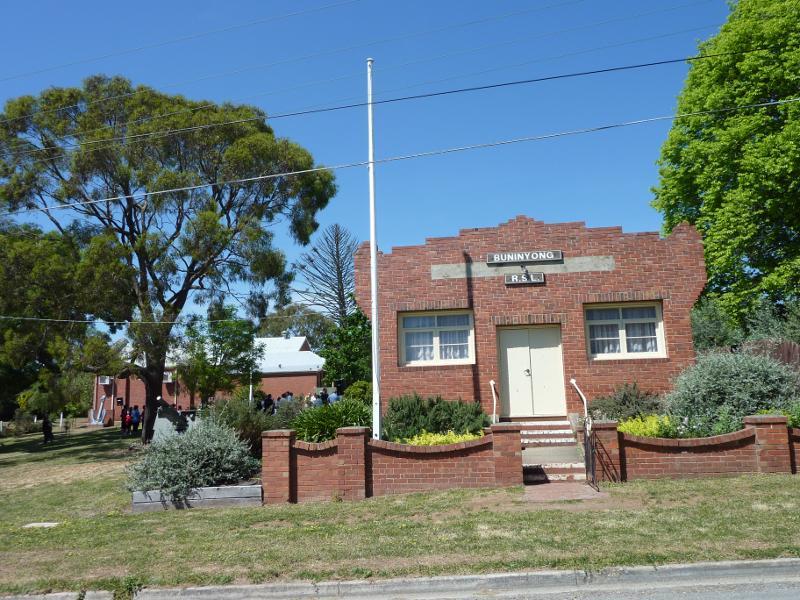 Ballarat - Buninyong, around the town: RSL Hall at RSL Memorial Park, corner Warrenheip St and Learmonth St