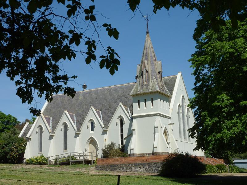 Ballarat - Buninyong, around the town: Uniting Church, corner Inglis St and Scott St