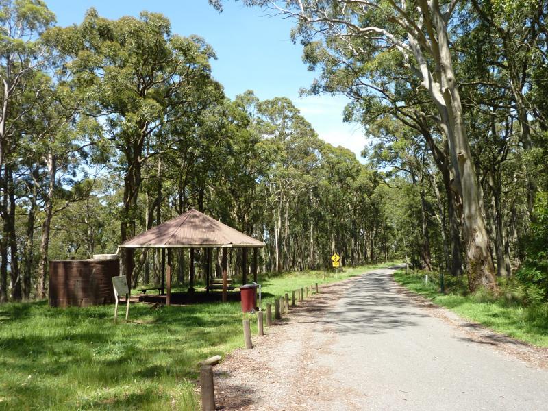 Ballarat - At the peak of Mount Buninyong: Picnic area and shelter