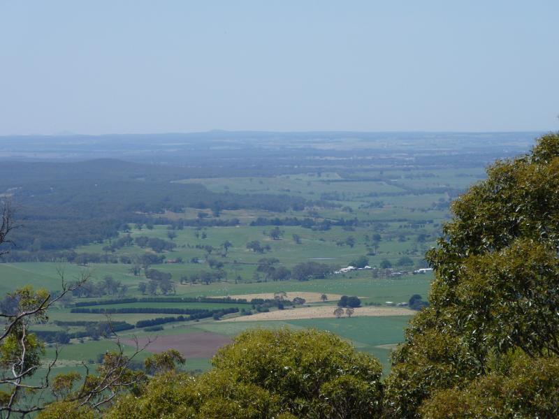 Ballarat - At the peak of Mount Buninyong: South-easterly view