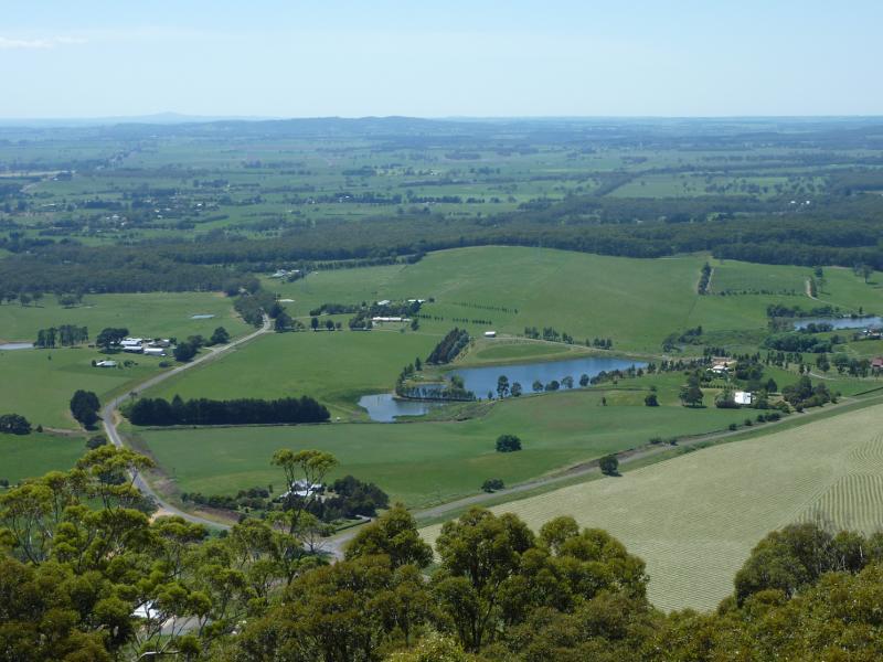 Ballarat - At the peak of Mount Buninyong: Easterly view