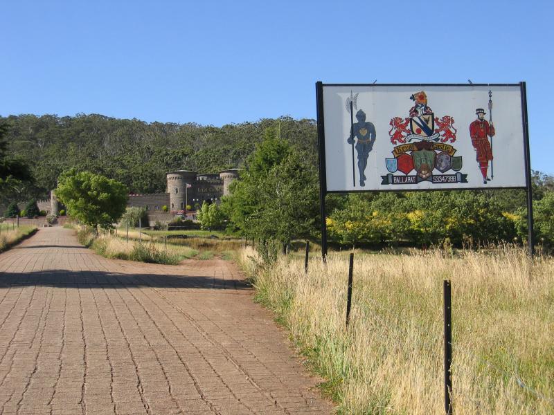 Ballarat - Kryal Castle, Forbes Road: Driveway entrance to Kryal Castle