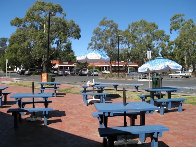Balnarring - Shops at Balnarring Village Shopping Centre and surroundings: View from tables in front of bakery towards car park