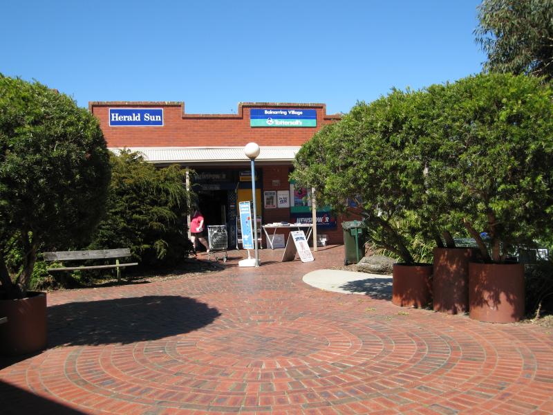 Balnarring - Shops at Balnarring Village Shopping Centre and surroundings: Newsagent