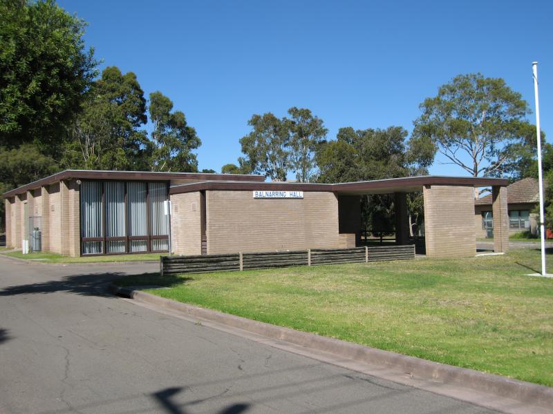 Balnarring - Shops at Balnarring Village Shopping Centre and surroundings: Balnarring Hall, Frankston-Flinders Rd