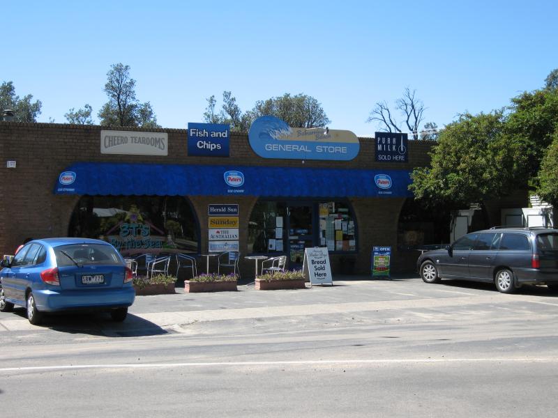 Balnarring - Balnarring Beach town centre: General Store, corner Balnarring Beach Rd and Foreshore Rd