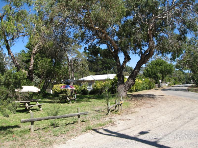 Balnarring - Balnarring Beach town centre: Park, Library Rd near beach car park entrance