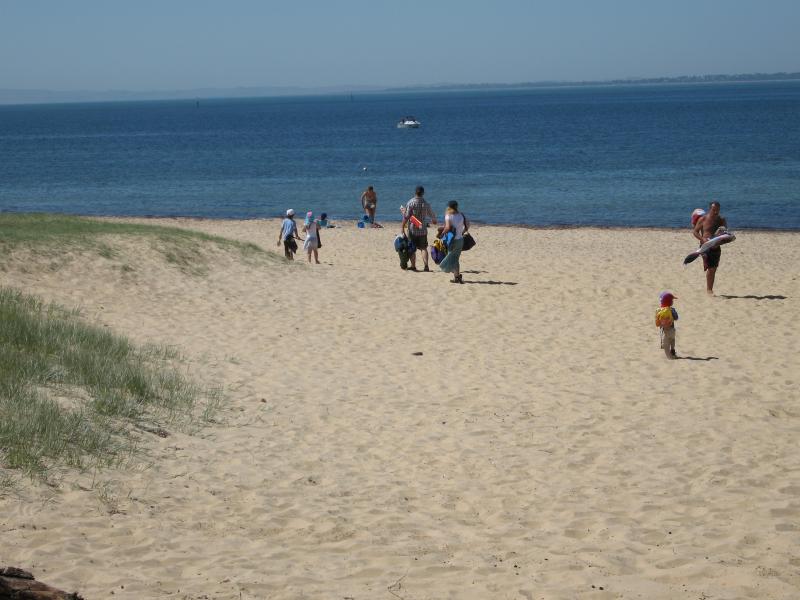 Balnarring - Beach at end of Balnarring Beach Road: View across beach from path to car park