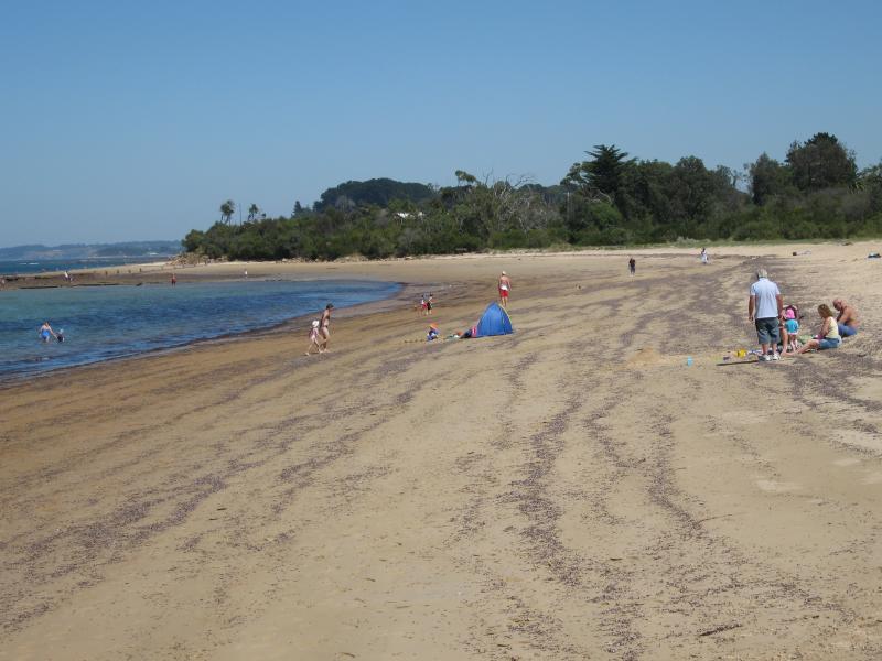 Balnarring - Beach at end of Balnarring Beach Road: View west along beach