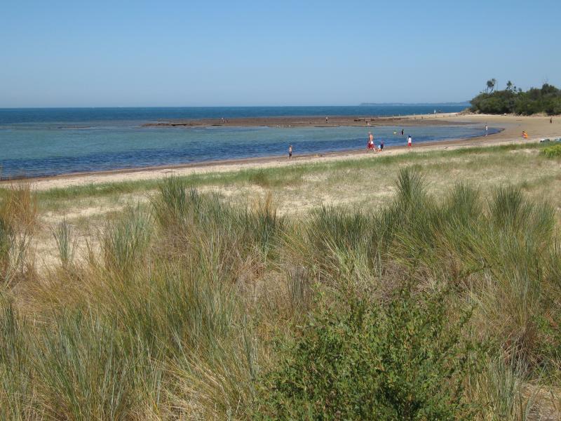 Balnarring - Beach at end of Balnarring Beach Road: View west along beach