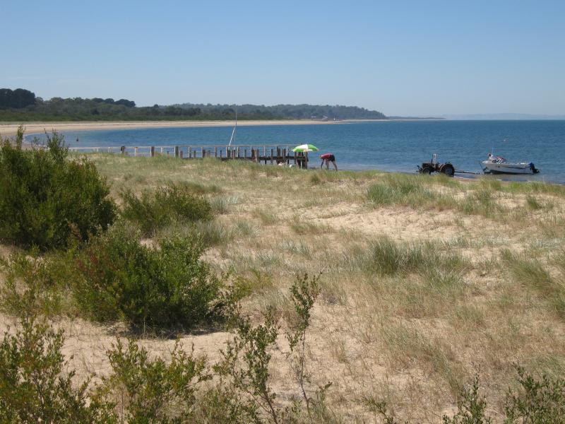 Balnarring - Beach at end of Balnarring Beach Road: View east along beach