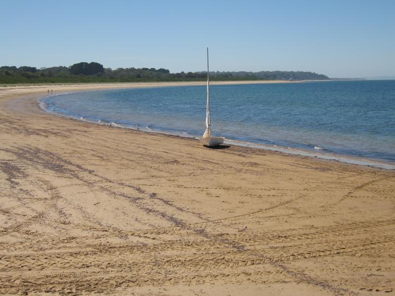 Balnarring - Beach at end of Balnarring Beach Road: View east along beach near yacht club