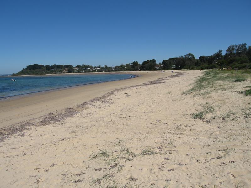 Balnarring - Beach between Masonsmith Road and Marmaduke Street: View west along coast towards Masonsmith Rd