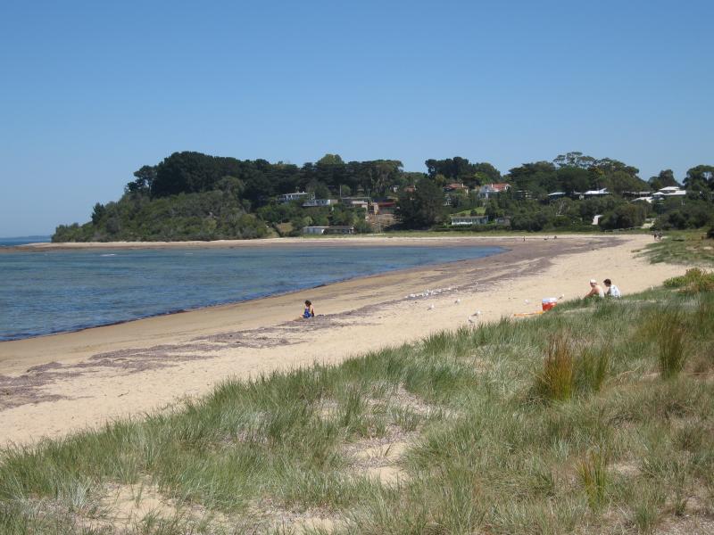 Balnarring - Beach between Masonsmith Road and Marmaduke Street: View west along beach at Tululm Ct