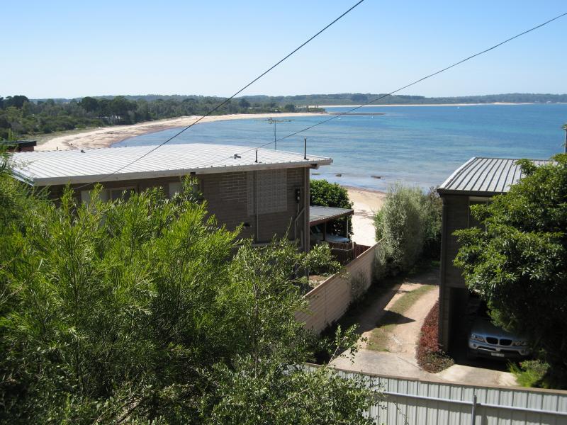 Balnarring - Coast at Cliff Road: View north-east along coast from houses on corner of Cliff Rd and Bayview Rd