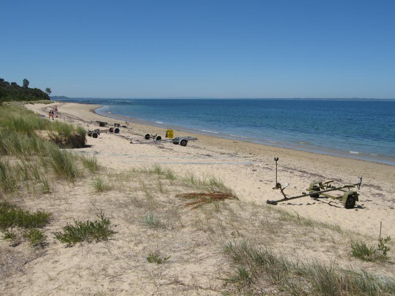 Balnarring - Merricks Beach at end of Merricks Beach Road: View east along beach