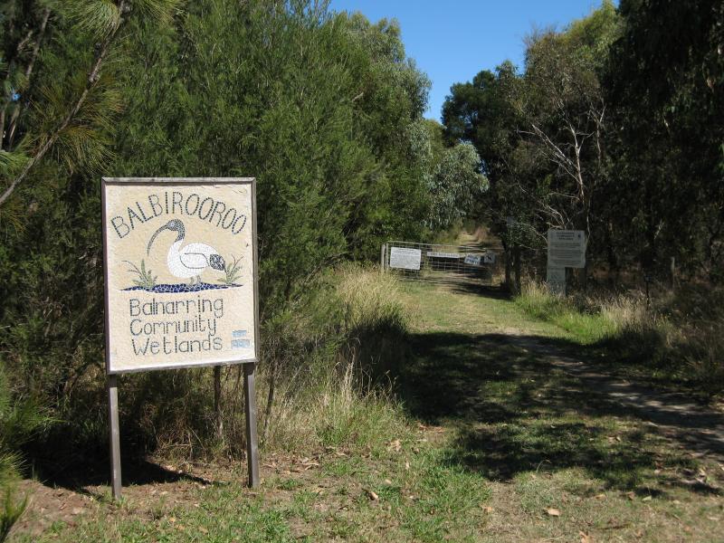 Balnarring - Around Balnarring: Path at Civic Ct to Balbirooroo Community Wetlands